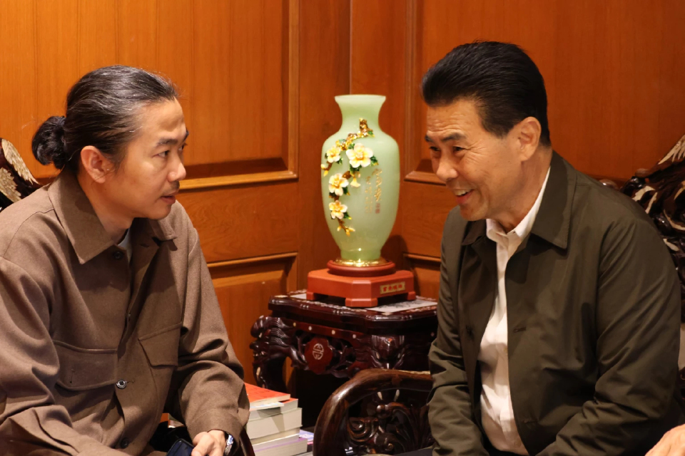 'เทวัญ' ตัดสินใจร่วมงาน 'พท.'  หลังหารือกับ 'หน.พท.' ลงตัว