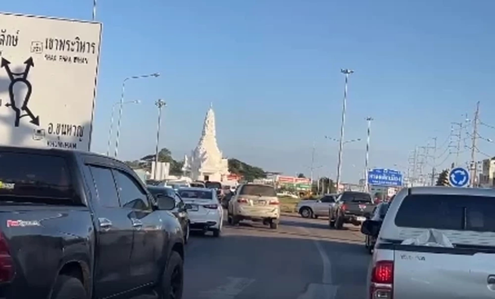 ตร.ทางหลวง นำทีมอพยพใหญ่ 4 จังหวัด หลังสถานการณ์ชายแดนตึงเครียด