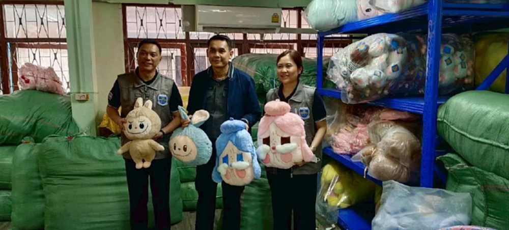 บุกโกดังย่านจักรวรรดิ ยึดของเล่นละเมิดลิขสิทธิ์ 60,000 ชิ้น มูลค่า 15 ล้าน