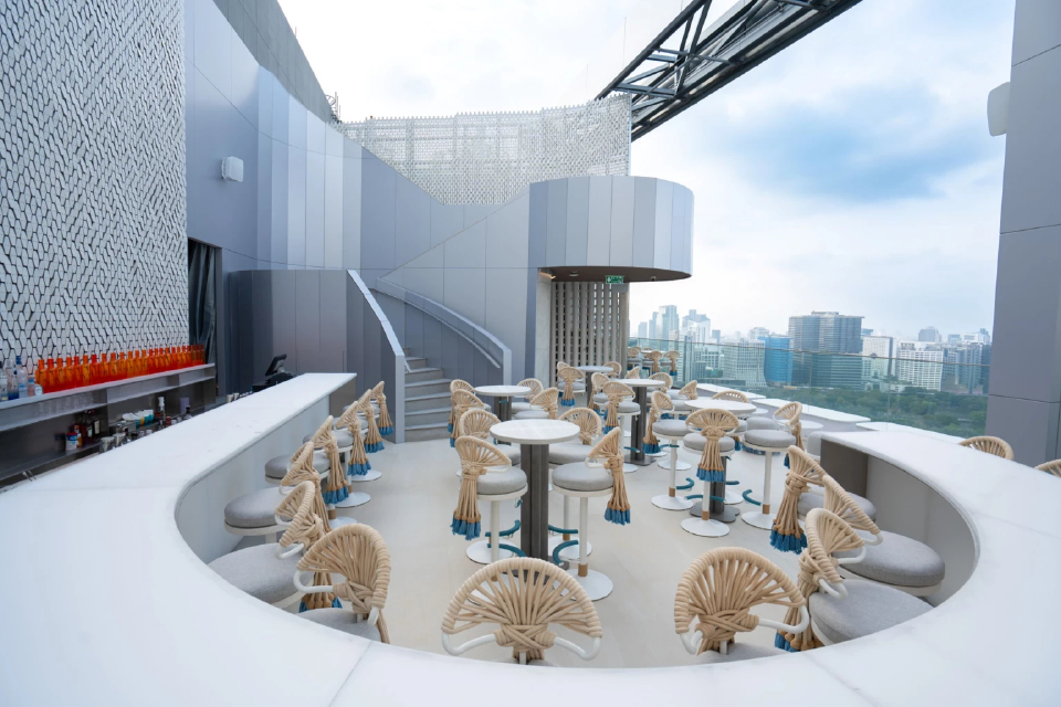 ‘โซ แบงคอก’ เนรมิต ‘Iris & Wild Iris’ รูฟท็อปสุดชิคแห่งใหม่ ชมวิวสวนลุมพินีแบบพาโนรามา