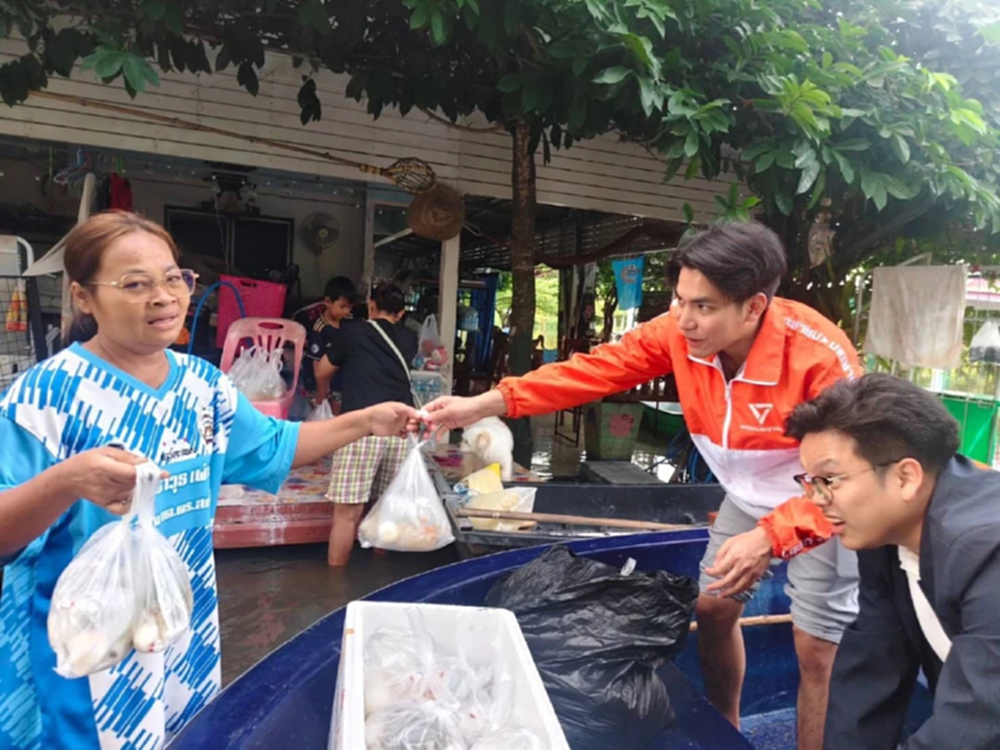 สส.ปชน.บี้ตามเงินเยียวยา 'น้ำท่วมภาคกลาง' หลายแห่งจมนาน 5 เดือน