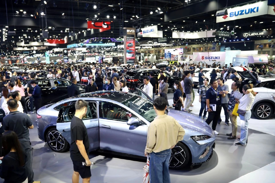 ลุ้นยอดจองมอเตอร์เอ็กซ์โป 7 หมื่น  บีวายดี ทะลุหมื่น Mazda6e แรง