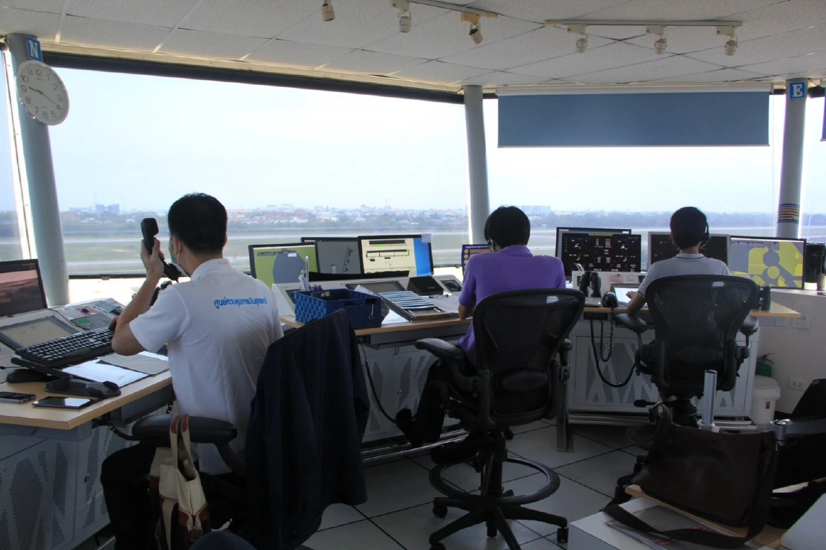 วิทยุการบินฯ เฝ้าระวังน่านฟ้าแนวชายแดนไทย - กัมพูชา ยันยังไม่มีผลกระทบ