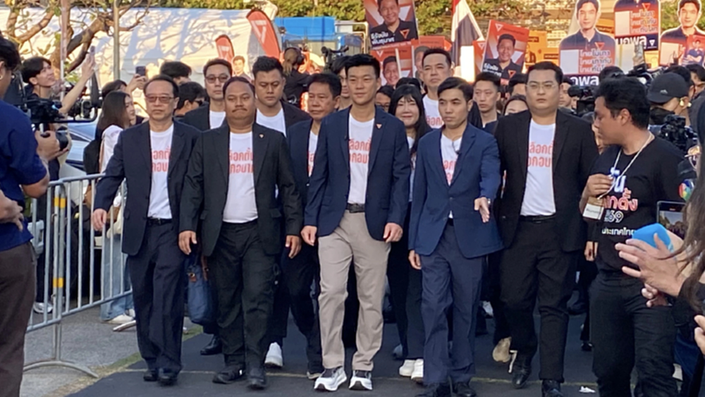 ‘กทม.’ คึกคัก ‘รับสมัครเลือกตั้ง’ วันแรก ‘แกนนำ3ก๊กการเมือง’ มาเอง