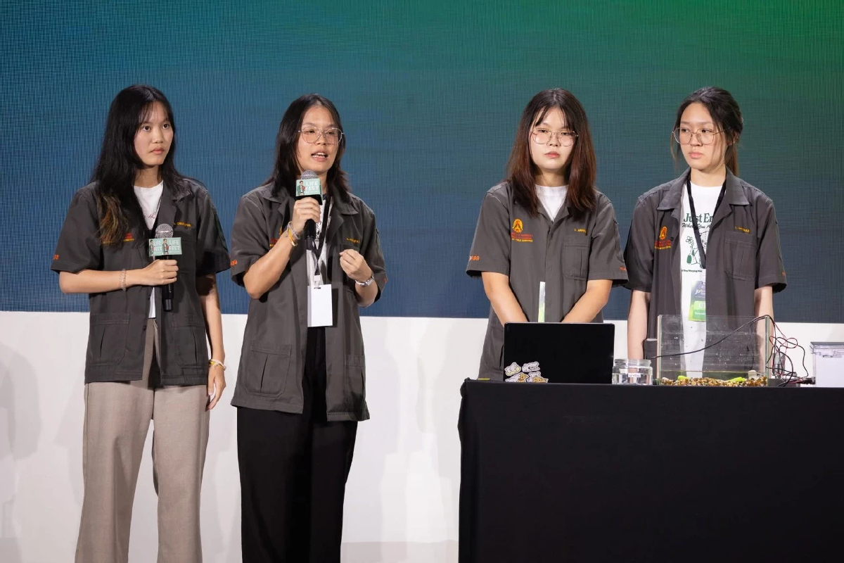 นักศึกษา มจธ.ประยุกต์ใช้ระบบ IoT ช่วยผู้สูงอายุเลี้ยงปลา