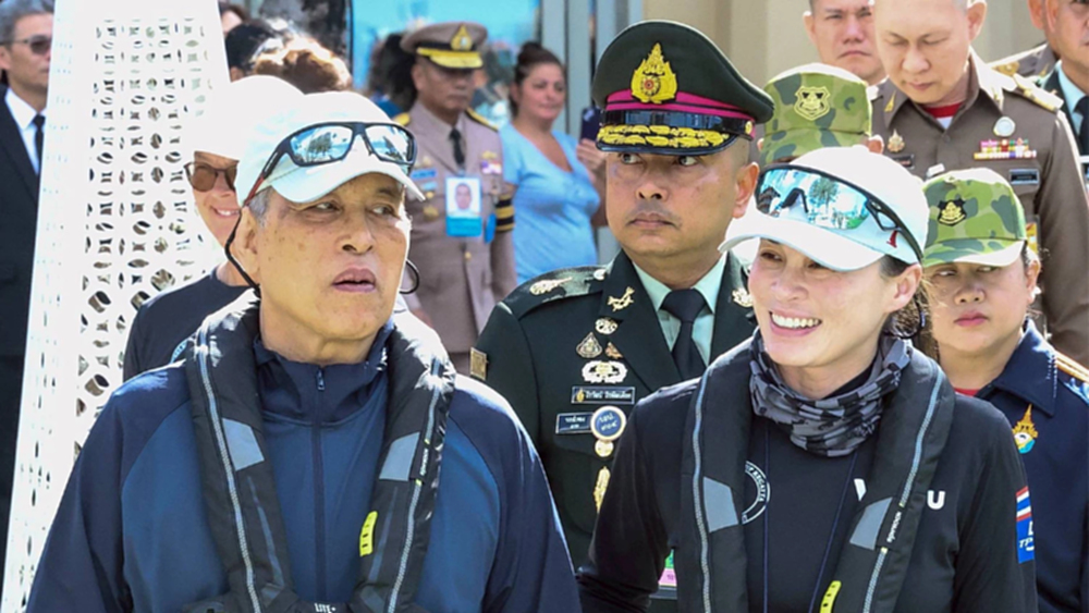 ในหลวง พระราชินี เสด็จฯ พระราชทานรางวัล 'ภูเก็ตคิงส์คัพรีกัตต้า'