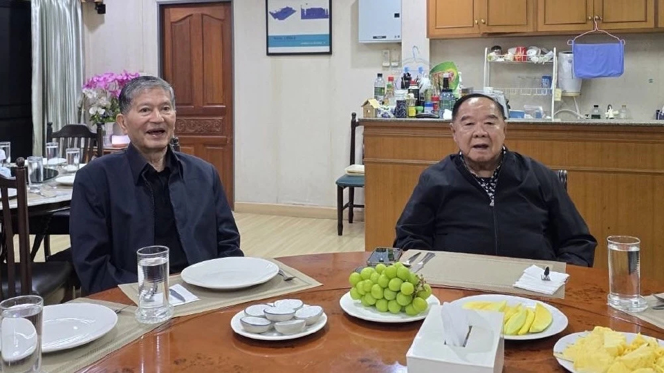 ‘เฉลิม’ ซบ ‘ลุงป้อม’ ลงเลือกตั้ง พปชร. ด้าน อดีต สส.4พรรค เข้า ‘กล้าธรรม’