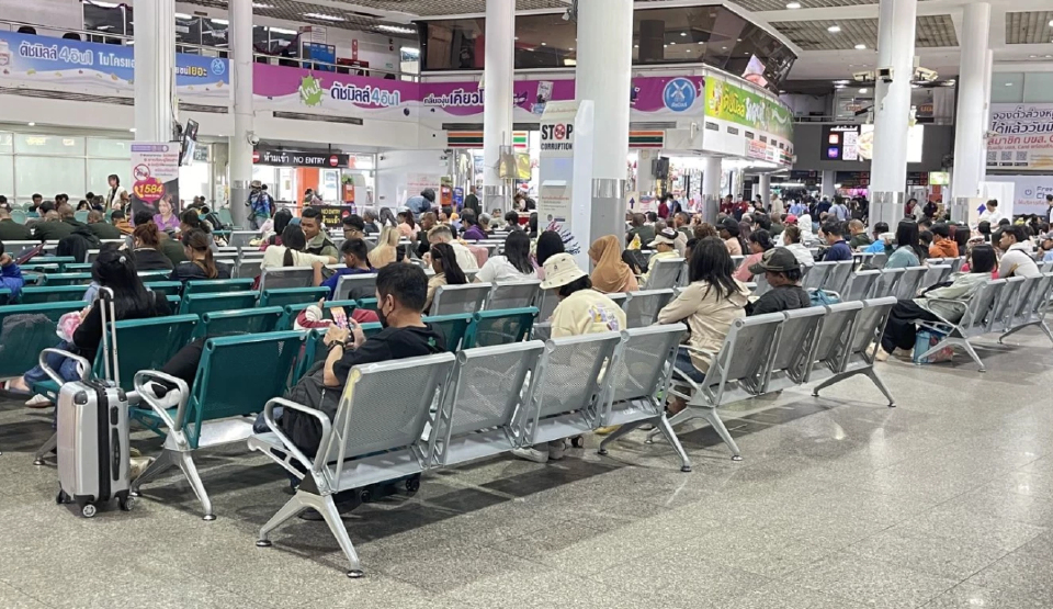 บขส. คาดวันนี้คนเดินทางทะลัก 1.5 แสน! มั่นใจไร้ผู้โดยสารตกค้าง