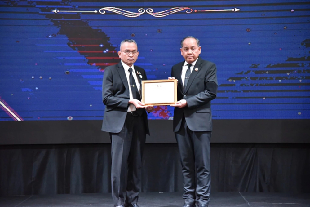 สำนักงาน กกต.คว้ารางวัล 'องค์กรอิสระคุณธรรม' ชี้มีคุณธรรมต้นแบบ