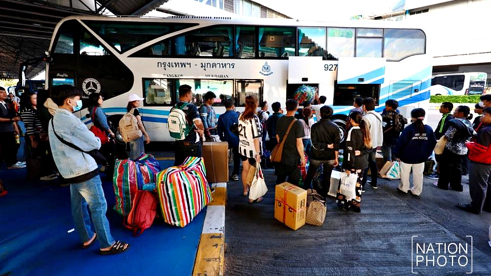 หมอชิต 2 คึกคัก แห่เดินทางกลับภูมิลำเนาฉลองปีใหม่ 2569 คาดวันนี้แตะ 1.8 แสนคน