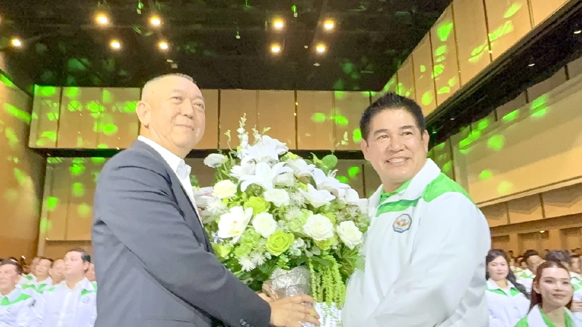 ‘เฉลิมชัย-ธรรมนัส’ กอดกันเกลียว ลั่น เราสู้ด้วยกัน เต็ม100ไม่ต้องห่วง