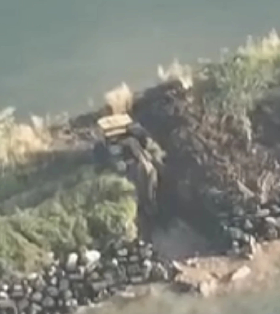 กัมพูชา ยอมทุบ เขื่อนสร้างยื่นลงทะเล หวังเปลี่ยนแปลงพื้นที่ หลัก กม.73