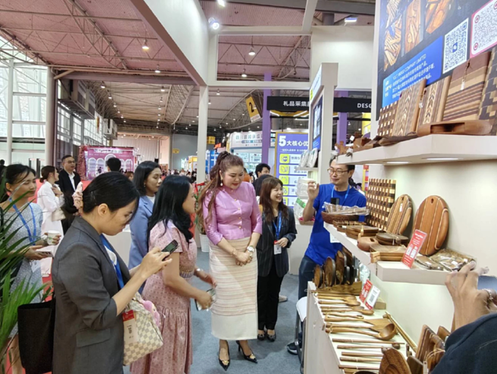 สสว. ตั้งเป้าปี 69 ดึง SME กว่า 3,000 ราย ใช้บริการ BDSP ผ่าน ‘SME ปัง ตังได้คืน’