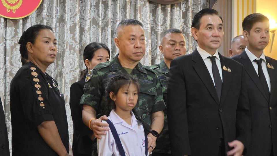 'สารัชถ์'มอบเงิน ทบ.ช่วยครอบครัว 23 ทหารพลีชีพปะทะชายแดนไทย-กัมพูชา