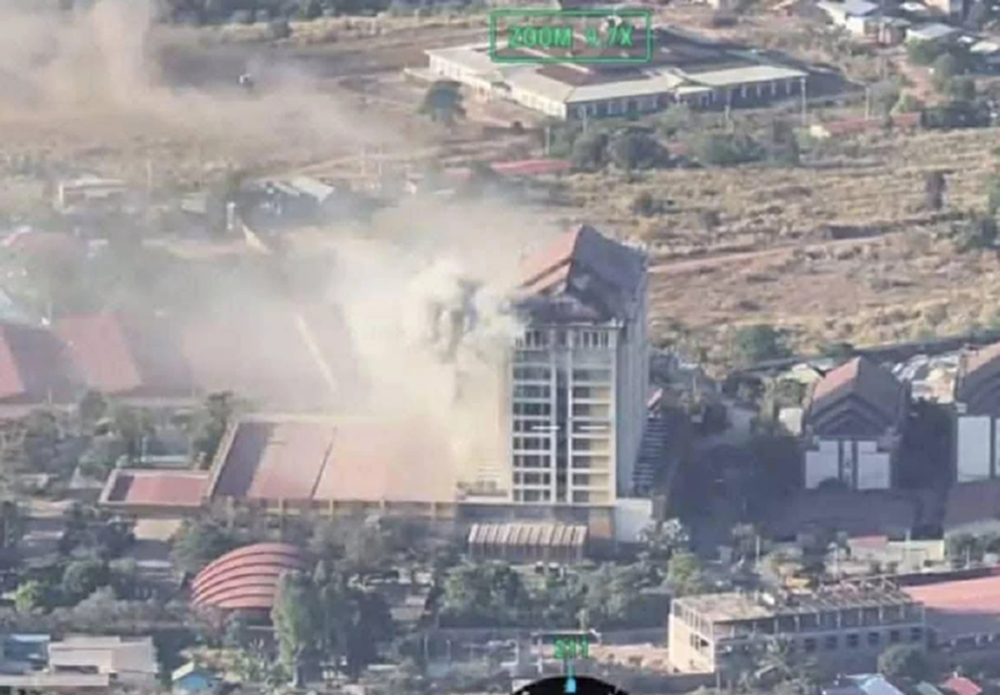 ไทยถล่มกาสิโนตรงข้าม จ.ศรีสะเกษ ก่อนเส้นตายหยุดยิงเที่ยงนี้