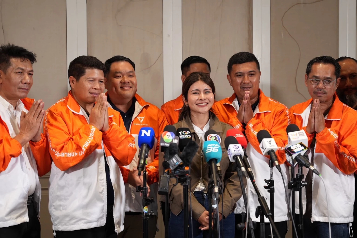 'ลิซ่า' แม่ทัพใต้ ปชน. ใช้กระแสสู้กระสุน ปักธงภูเก็ต-4 เขตนครศรีฯ