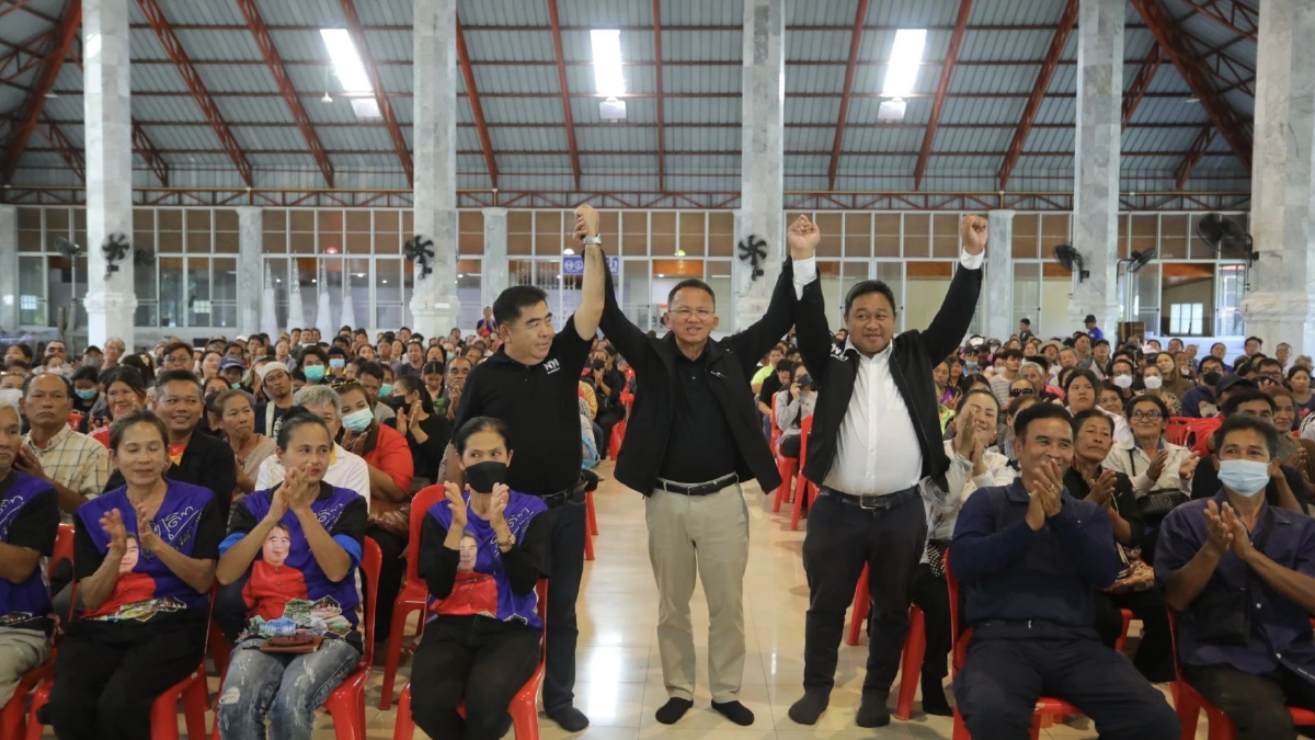 ‘สมศักดิ์’ เผย ใกล้เลือกตั้งแล้ว ควง2ว่าที่ผู้สมัคร สส.พิจิตร พท. พบ ปชช.