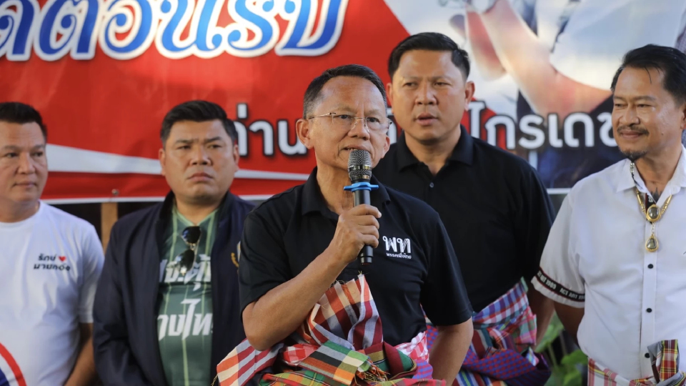 ‘สมศักดิ์’ ควง2ว่าที่ผู้สมัคร สส.อยุธยา พท. พบ ปชช. ฟังปัญหาน้ำท่วม