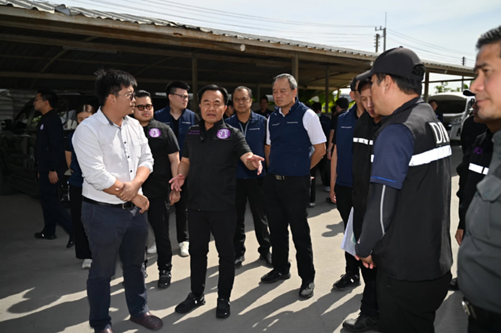 รมช.อุตฯ-ดีเอสไอ บุกตรวจสอบโรงงานคอนกรีตอยุธยา ทำผิดกฎหมาย-ปล่อยฝุ่นพิษ