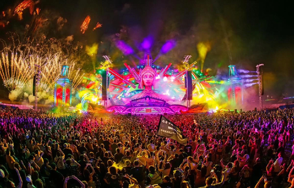 TITLE จับมือ EDC Thailand 2026 ปักหมุดภูเก็ตด้วย ‘Binary Beach’