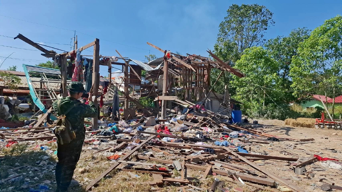 ทภ.2 แฉภาพกัมพูชายิงจรวด BM-21 ถล่ม ชุมชน–วัด–โรงเรียน-รพ. พังยับ