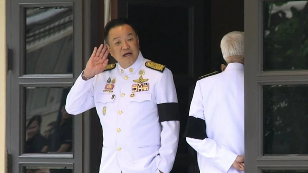 ‘อนุทิน’ ชิวโชว์สื่อฯ จิบกาแฟ คุย ‘บวรศักดิ์’ หลัง ‘ยุบสภา’