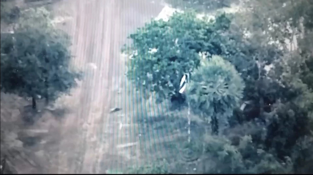 ปักธงชาติไทย! ปะทะเดือดเช้ามืด นาวิกโยธิน ยึดคืนบ้านสามหลัง จ.ตราด