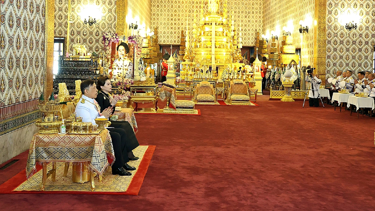 ในหลวง-พระราชินี เสด็จฯ ทรงบำเพ็ญพระราชกุศลปัญญาสมวาร 50 วัน ถวายพระบรมศพฯ