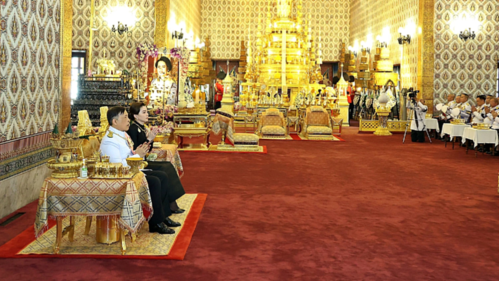 ในหลวง-พระราชินี เสด็จฯ ทรงบำเพ็ญพระราชกุศลปัญญาสมวาร 50 วัน ถวายพระบรมศพฯ