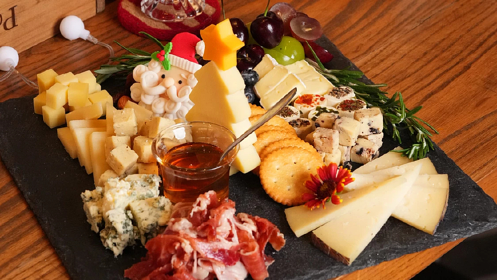 เรื่อง ‘ชีส’ น่ารู้ ก่อนจัด ‘ชีสบอร์ด’ ชีสแบบไหน ทานคู่อะไรดี?