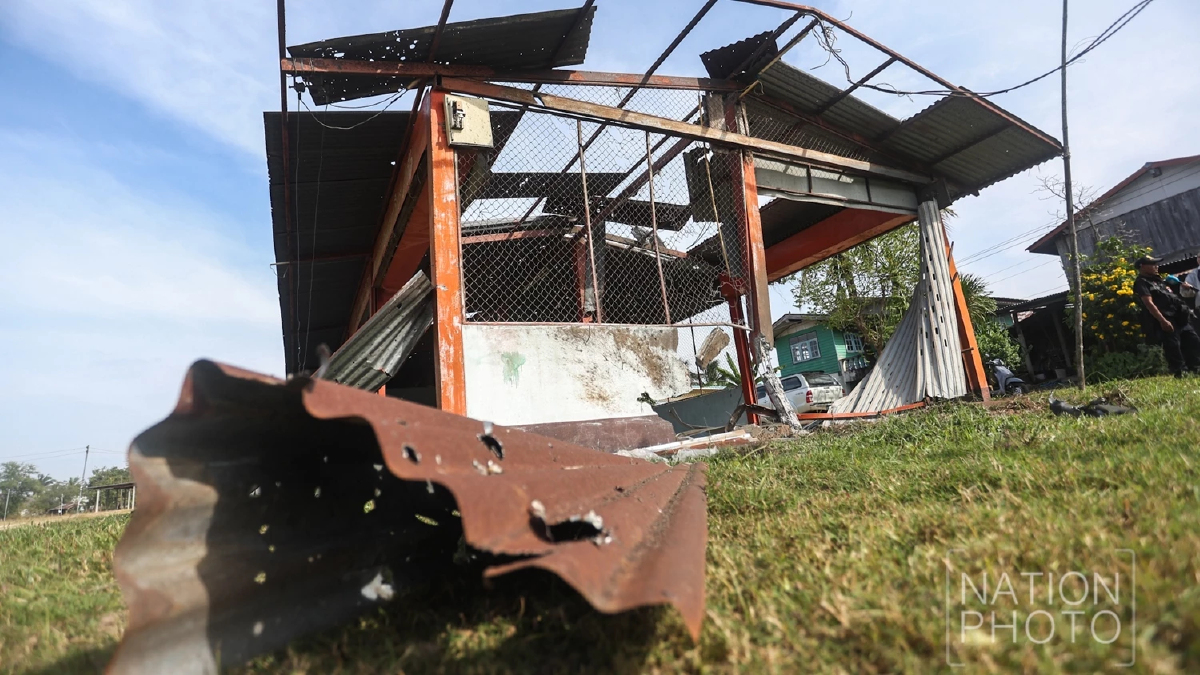 เปิดภาพความเสียหาย กัมพูชา ยิง BM-21 ใส่พื้นที่พลเรือน อ.กันทรลักษ์ จ.ศรีสะเกษ