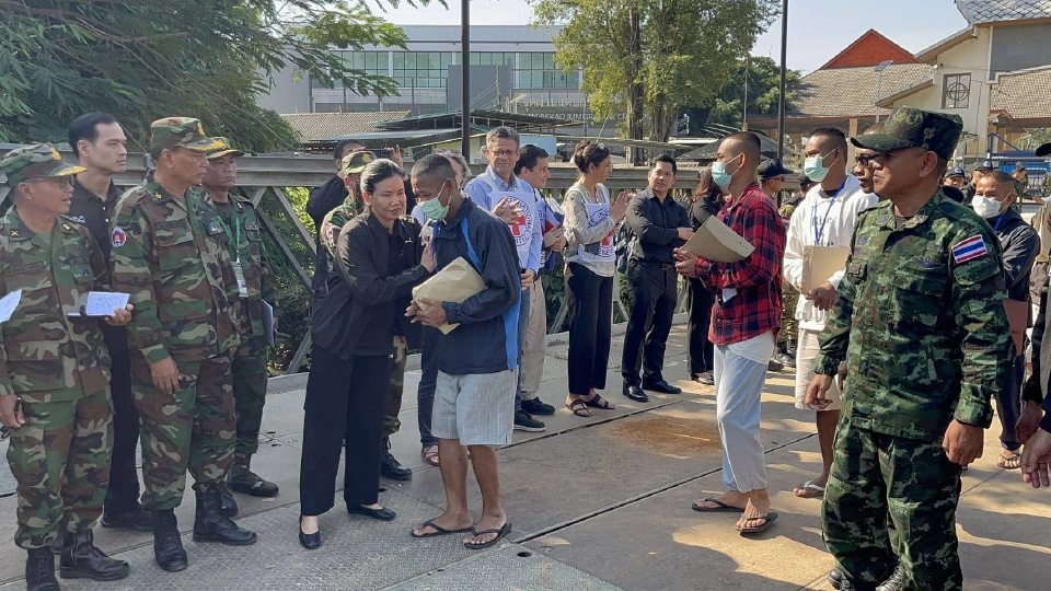 ด่วน! ไทย ปล่อย ‘18ทหารกัมพูชา’ กลับประเทศ