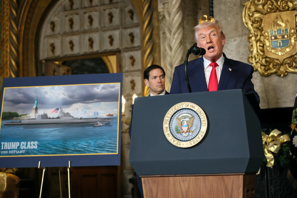'ทรัมป์' ประกาศสร้าง 'USS Defiant' เรือรบรุ่นทรัมป์ ขนาดใหญ่สุดนับตั้งแต่ WWII