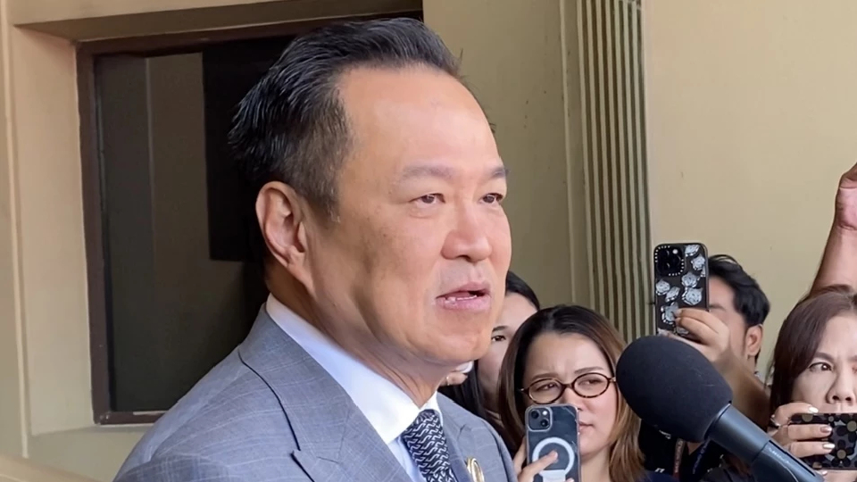 ‘อนุทิน’ เมิน ‘ฮุน เซน’ รับไม่ได้ ไทยปักธงพื้นที่ พูดอะไรก็พูดไป