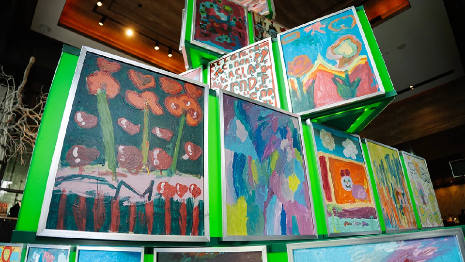 เผยโฉมต้นคริสต์มาส จากปลายพู่กัน 50 ศิลปินดาวน์ซินโดรม