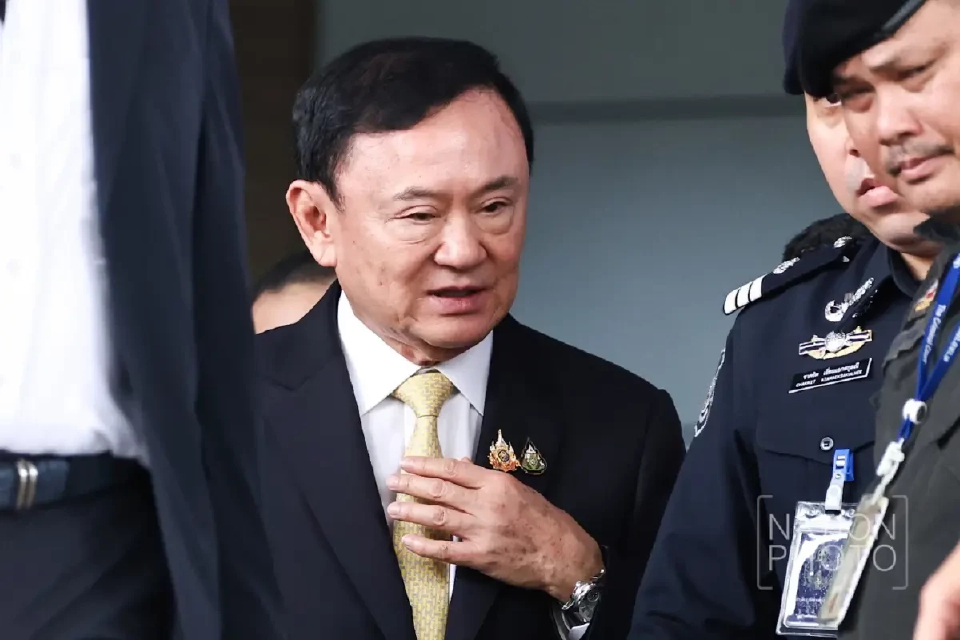 'โอ๊ค' เยี่ยม 'ทักษิณ' - จับตา เม.ย.69 เลื่อนขึ้นผู้ต้องขังชั้นดี