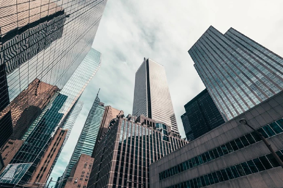 พลัส พร็อพเพอร์ตี้ เปิดแนวทางแก้เกม ‘อาคารเก่า’ ปรับตัวสู้