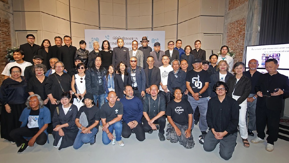 ศิลปะจากหัวใจ…นิทรรศการน้อมถวายอาลัยแด่สมเด็จพระพันปีหลวง ชมฟรี ณ หอศิลป์ร่วมสมัยราชดำเนิน