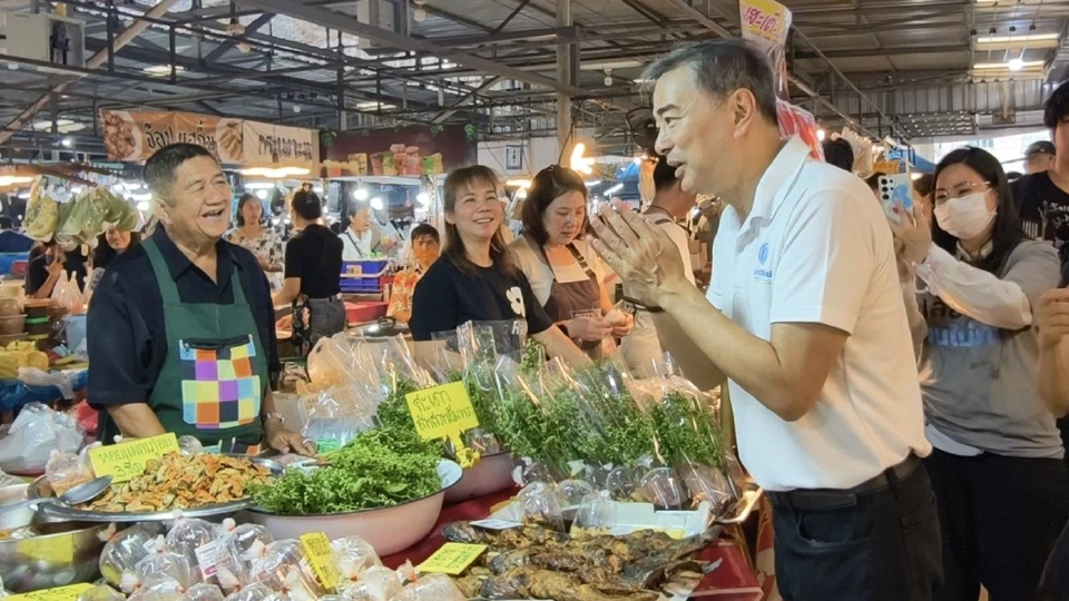 ‘อภิสิทธิ์’ ชี้ ‘ปชป.’กระแสดีขึ้นต่อเนื่อง ยัน หนุนทหารมาตลอด
