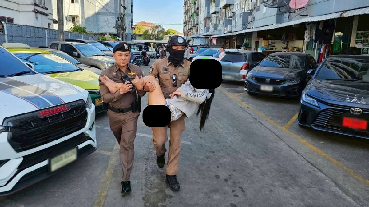 ระทึก! ไฟไหม้ห้องพัก ซอยลาดพร้าว วังทองหลาง รุดช่วยสาวบาดเจ็บ