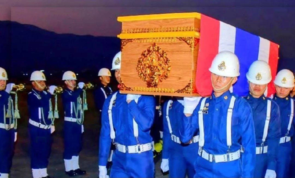 ทอ.ปูนบำเหน็จพิเศษ 7 ขั้น  2 นักบิน AT-6 TH ประสบอุบัติเหตุเครื่องบินตก