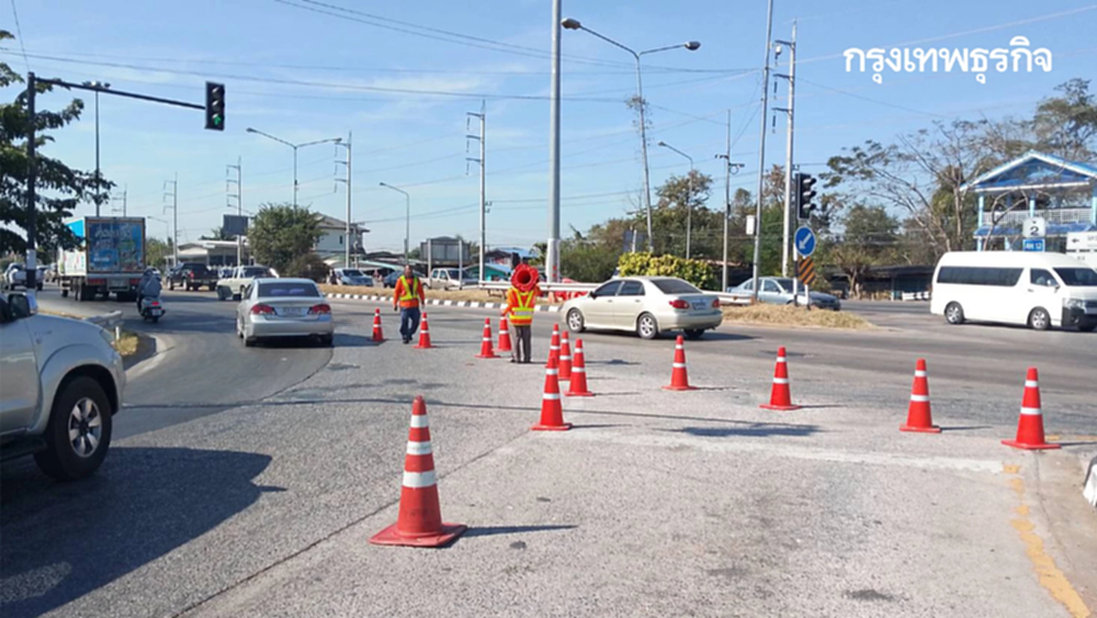 ถนนมิตรภาพ รถเริ่มติด ทะลักเข้ากรุงฯ ปิดจุดเลี้ยว กม.208 โคราช