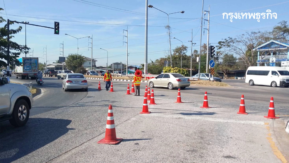 ถนนมิตรภาพ รถเริ่มติด ทะลักเข้ากรุงฯ ปิดจุดเลี้ยว กม.208 โคราช