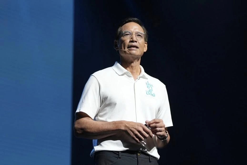 'กรณ์' ชี้นโยบายสุ่มแจกล้าน 'พท.' ทำการบ้านน้อย  เสี่ยงทำไม่ได้