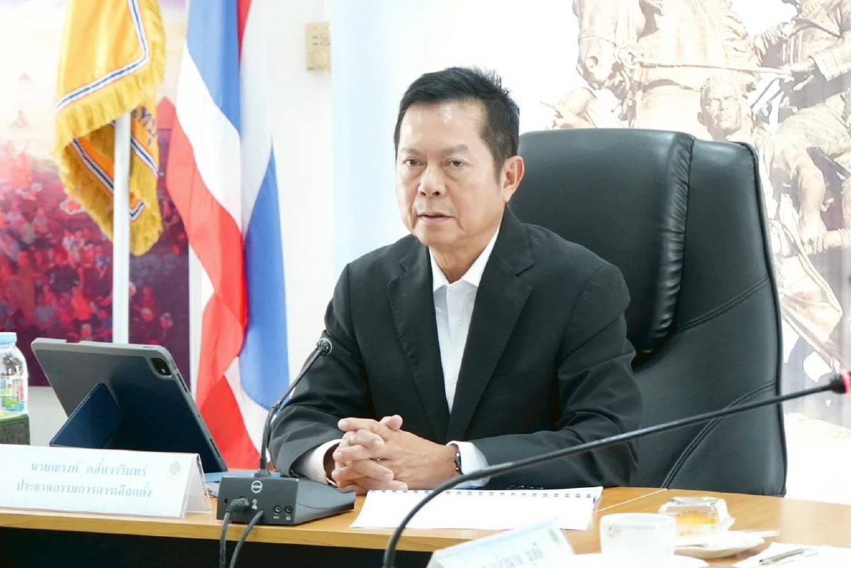 ปธ.กกต.ไประยอง เตรียมการเลือกตั้ง-ประชามติ ซักซ้อมป้องถูกร้อง