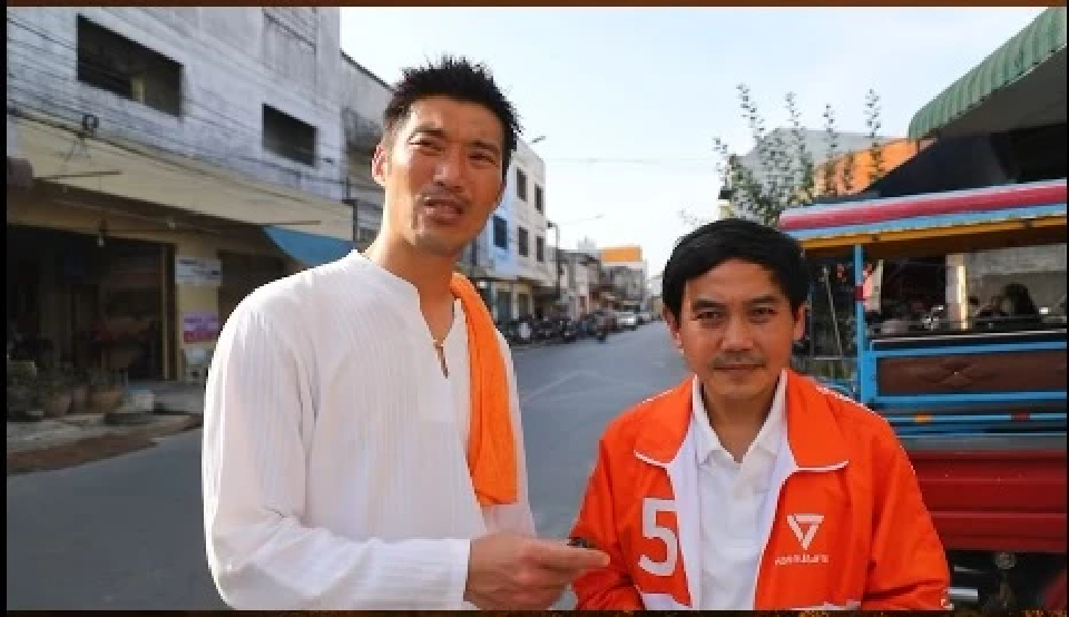 'ธนาธร' จี้นายกฯ 2 เดือนแล้ว เร่งจ่ายเงินเยียวยา 'น้ำท่วมหาดใหญ่'