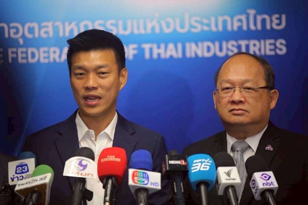 'ณัฐพงษ์' ลั่นไม่เลิกคนละครึ่ง แต่เสริมด้วย 'หวยใบเสร็จ'