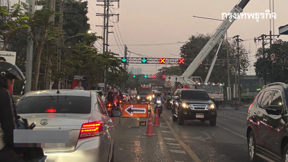 รถติดมาก ถนนประชาชื่น ขาเข้า ท้ายแถวถึงแยกพงษ์เพชร เหตุซ่อมฝาท่อ