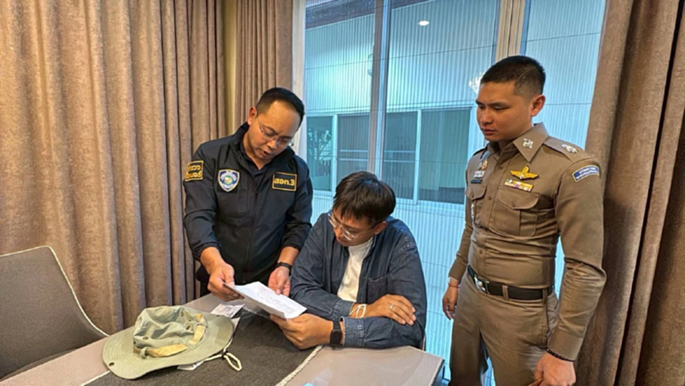 'รัชต์พงศ์' ปัดเอี่ยวเว็ปพนัน  ตร.ไซเบอร์ งัดหลักฐานมัด เงินหมุนเวียน 400 ล้าน