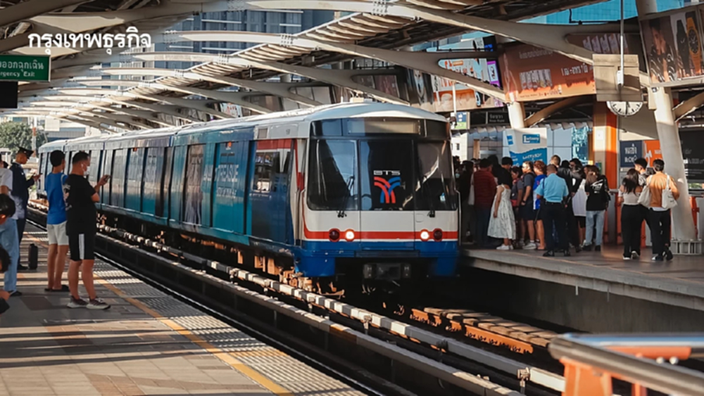 สรุปยอดเดินทางปีใหม่พุ่ง 1.4 ล้าน สายสีทองทุบสถิติ รับเคานท์ดาวน์